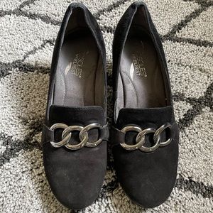 ✨5 for $25✨ Aerosoles Suede shoes